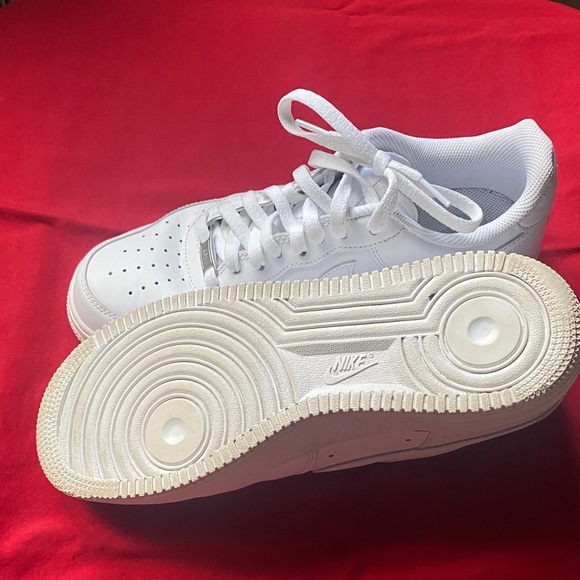 Nike White Sneakers - Picture 4 of 6